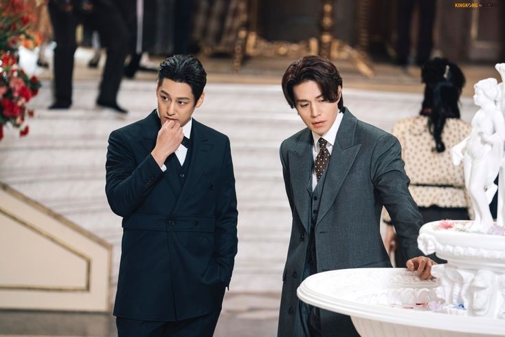 کیم بوم و لی دونگ ووک، بازیگران کره‌ای با استایل اولد مانی در سریال افسانه روباه نه دم 1938