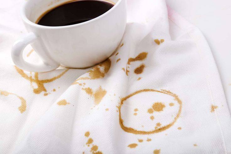 لکه ی ایجاد شده از قهوه روی لباس سفید