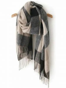 شال و روسری پشمی از لباس کاربردی پاییز و زمستان